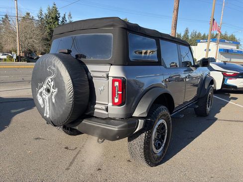 Used 2021 Ford Bronco Badlands image 9