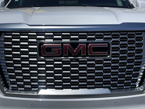 Used 2023 GMC Yukon Denali image 31