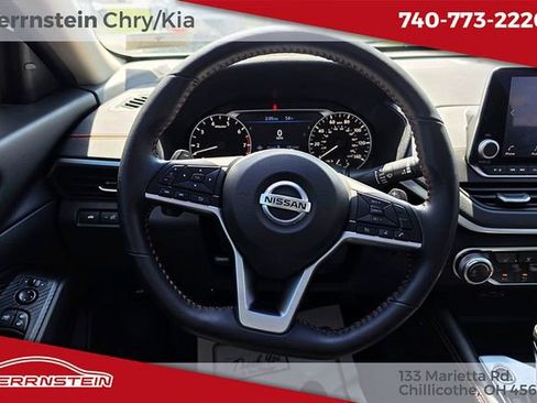 Used 2022 Nissan Altima 2.5 SR w/ Midnight Edition Package AWD/4WD image 7