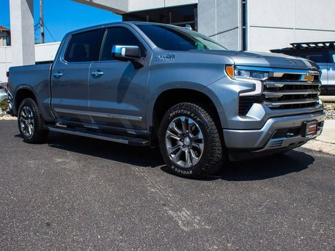 Used 2024 Chevrolet Silverado 1500 High Country w/ Technology Package AWD/4WD image 3