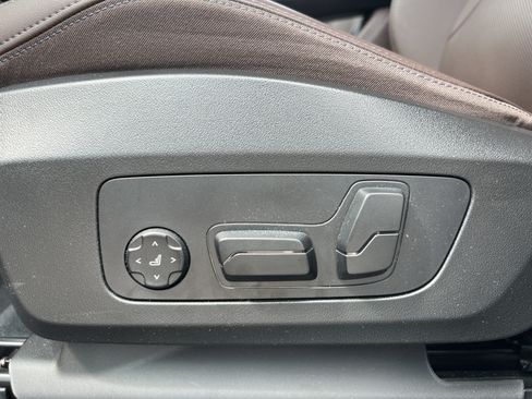 Certified 2025 BMW X2 xDrive28i AWD/4WD image 37