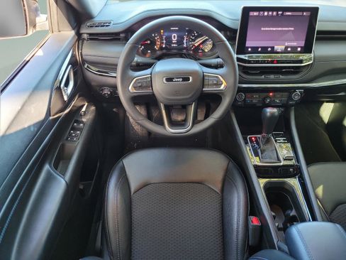 Certified 2025 Jeep Compass Latitude w/ Altitude Special Edition AWD/4WD image 8