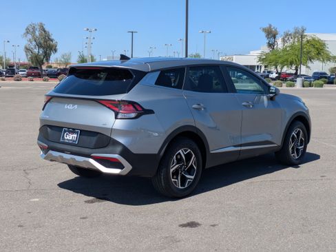 Used 2025 Kia Sportage LX image 5