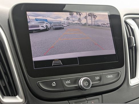 Used 2025 Chevrolet Malibu LT FWD image 17