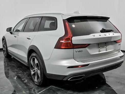 Used 2020 Volvo V60 T5 Cross Country w/ Protection Package Premier AWD/4WD image 8