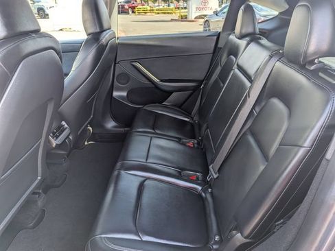 Used 2023 Tesla Model Y 2WD image 17