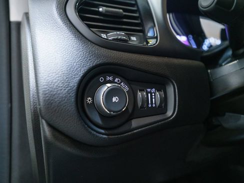 Used 2020 Jeep Renegade Altitude AWD/4WD image 21