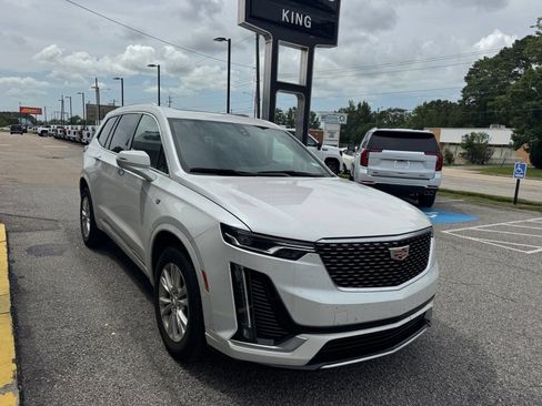 Certified 2024 Cadillac XT6 Luxury w/ LPO, Floor Liner Package AWD/4WD image 8