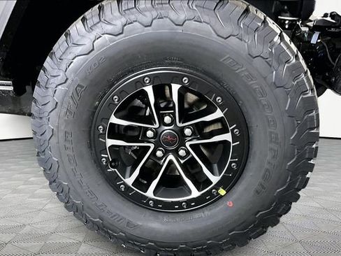 New 2026 Jeep Wrangler Unlimited Rubicon w/ Xtreme 35 Tire Package AWD/4WD image 12