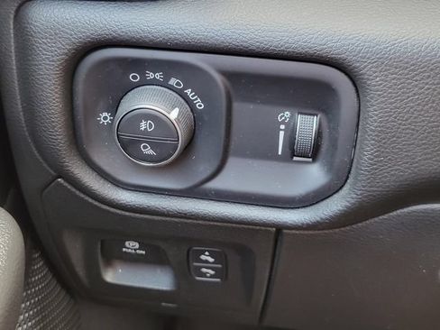 Used 2023 RAM 1500 Big Horn AWD/4WD image 13