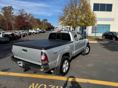 Used 2011 Toyota Tacoma 4x4 Access Cab V6 w/ TRD Sport Pkg image 28