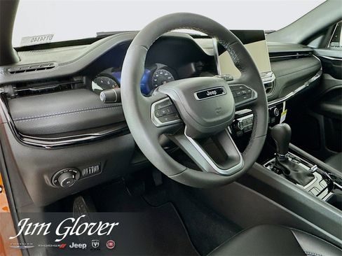 New 2026 Jeep Compass Latitude image 25