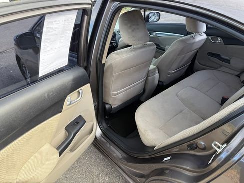 Used 2013 Honda Civic Hybrid Sedan image 12