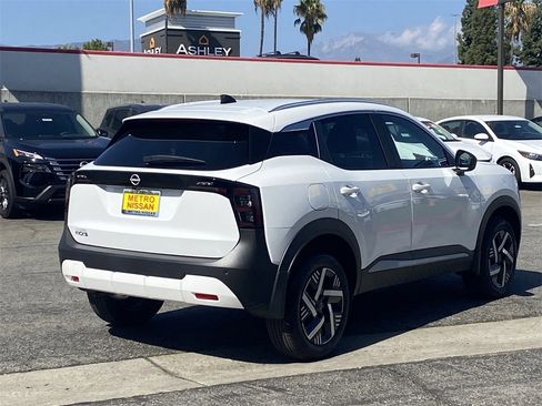 New 2026 Nissan Kicks SV image 2