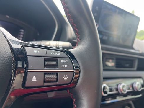 Certified 2025 Honda Pilot Black Edition image 28