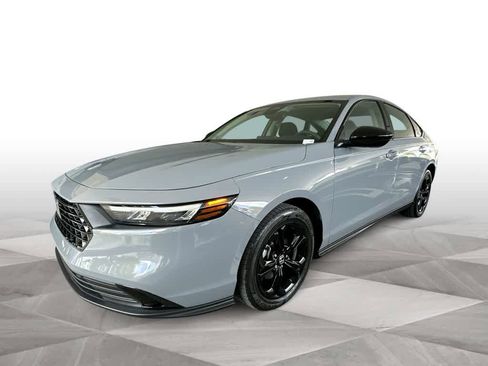 Used 2025 Honda Accord SE image 4