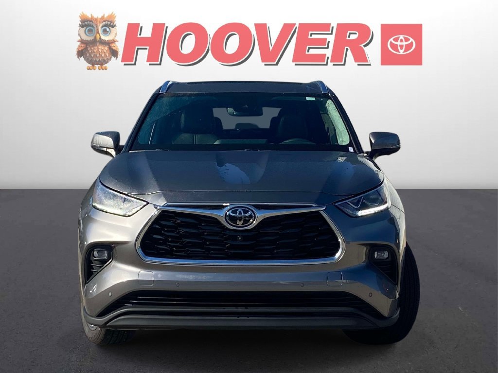 Used 2026 Toyota Highlander Limited AWD/4WD image 3