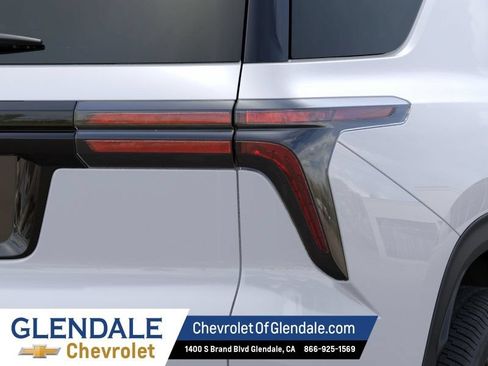 New 2027 Chevrolet Traverse LT w/ Midnight/Sport Edition FWD image 11