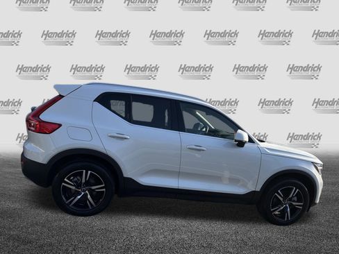 Certified 2025 Volvo XC40 B5 Core image 11