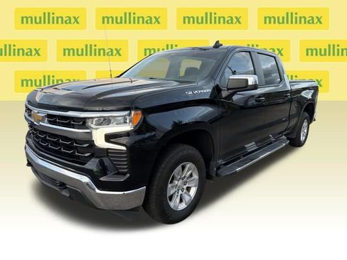 Used 2023 Chevrolet Silverado 1500 LT w/ Protection Package AWD/4WD image 5