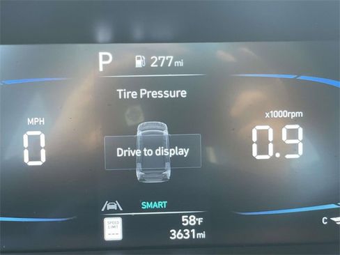 Certified 2025 Hyundai Elantra Sport image 20