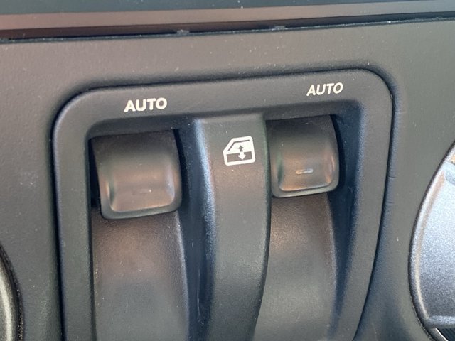 Used 2015 Jeep Wrangler Sport AWD/4WD image 18