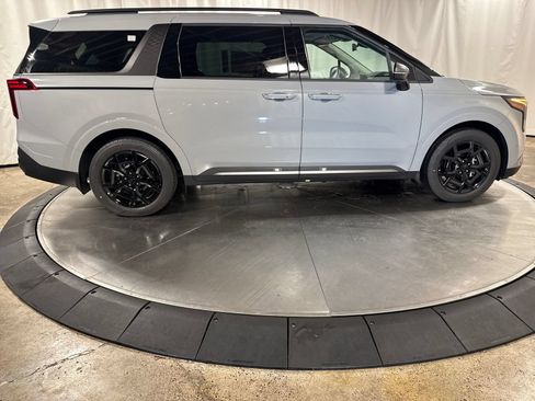New 2026 Kia Carnival SX Prestige FWD image 9
