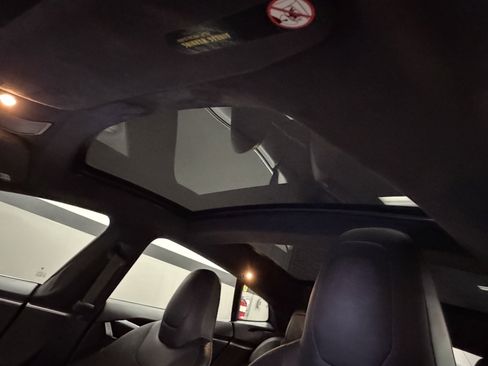 Used 2016 Tesla Model S 60 image 25