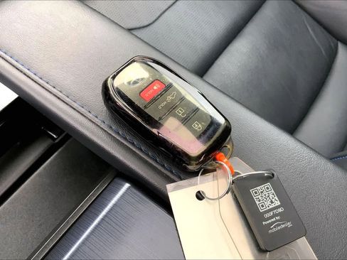 Used 2024 Toyota Tundra Platinum w/ TRD Off-Road Package image 15