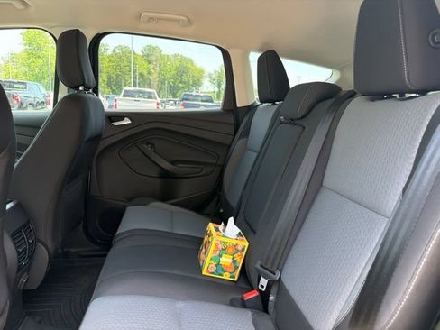 Used 2018 Ford Escape SE w/ SE Sync 3 Package AWD/4WD image 14