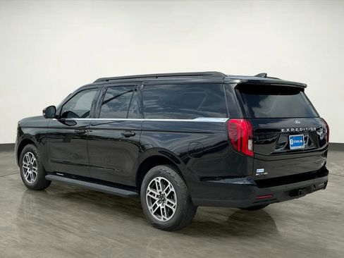 Used 2025 Ford Expedition Max Active AWD/4WD image 4