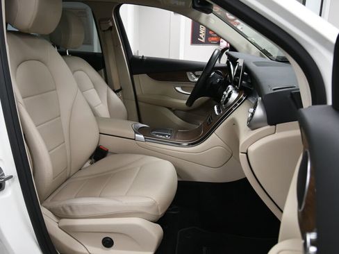 Used 2022 Mercedes-Benz GLC 300 4MATIC image 28