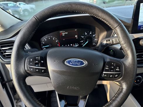 Used 2020 Ford Escape SEL image 24