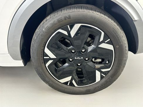 Used 2023 Kia Niro Wave FWD image 11