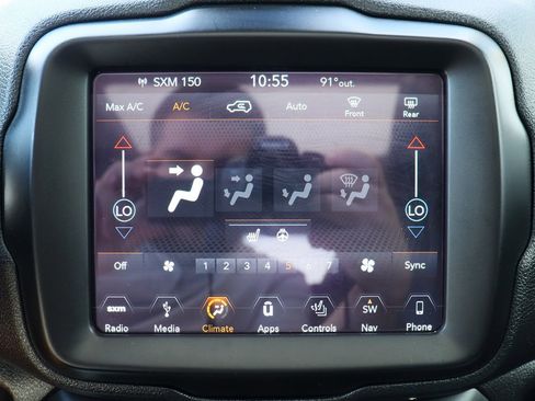 Used 2019 Jeep Renegade Trailhawk AWD/4WD image 47
