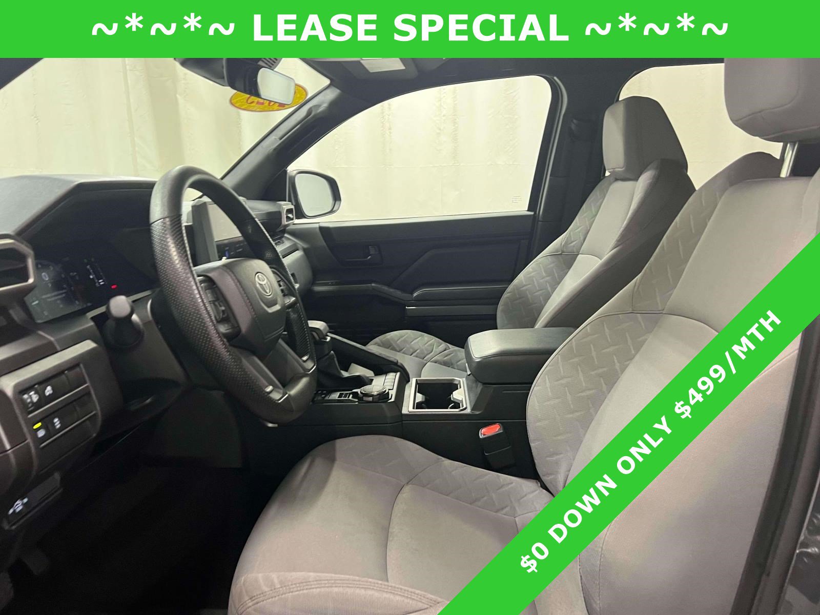 Used 2025 Toyota Tacoma SR5 AWD/4WD image 15