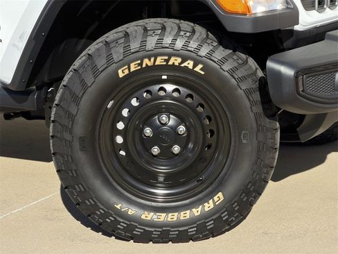 New 2025 Jeep Gladiator Sport image 8