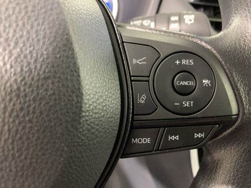 Used 2025 Toyota RAV4 XLE image 21