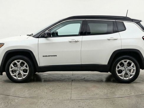 Used 2025 Jeep Compass Latitude image 5