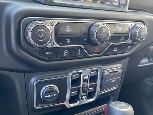 Used 2022 Jeep Gladiator Overland image 36