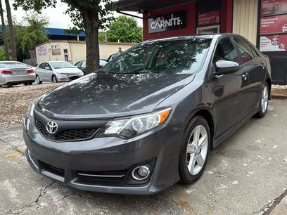 Used 2014 Toyota Camry SE w/ Moonroof Package