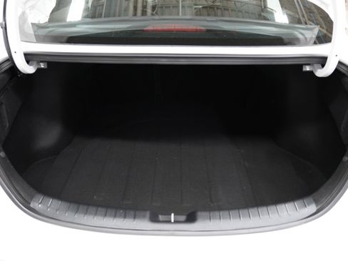 Used 2022 Kia Forte GT-Line w/ GT-Line Premium Package FWD image 7