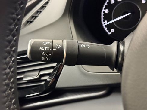 Used 2025 Acura RDX SH-AWD image 22