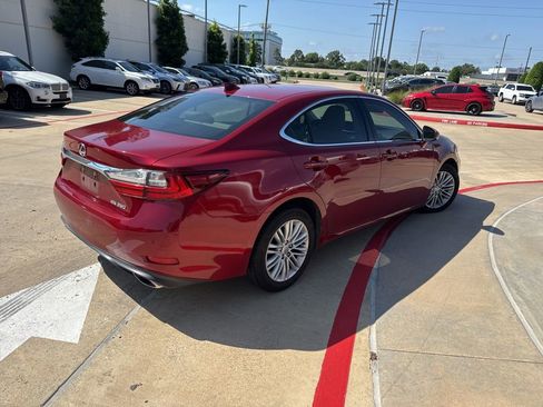 Used 2016 Lexus ES 350 w/ Luxury Package w/Wood Trim FWD image 3
