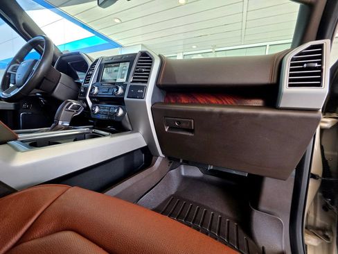 Used 2018 Ford F150 King Ranch w/ Equipment Group 601A Luxury AWD/4WD image 86