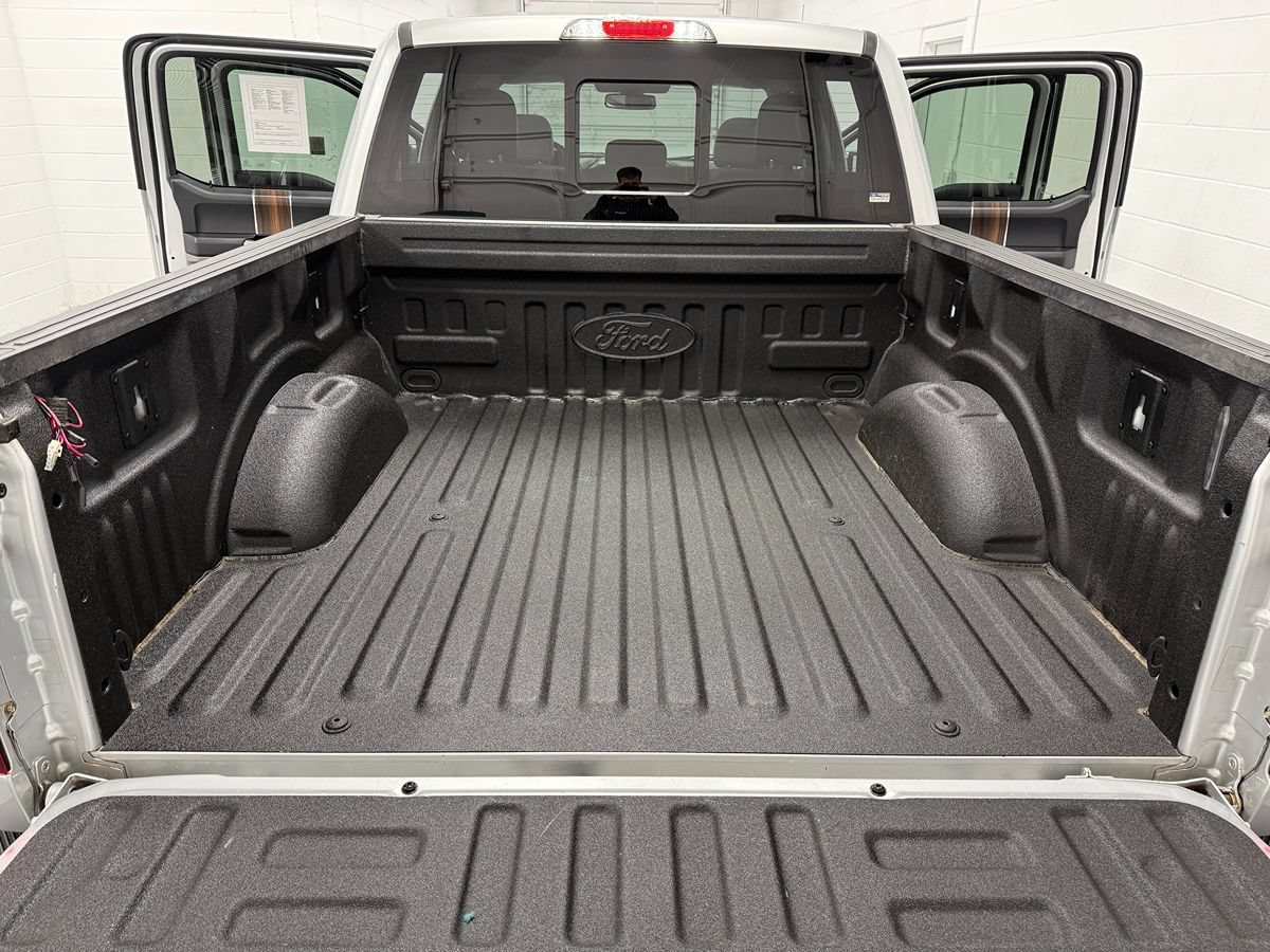 Used 2015 Ford F150 Lariat w/ Equipment Group 502A Luxury AWD/4WD image 31