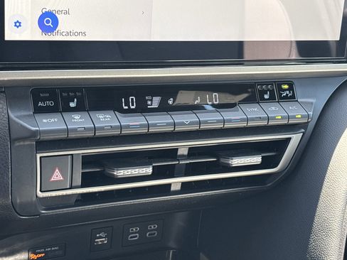 Used 2025 Toyota Camry XSE image 29