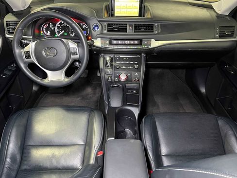 Used 2011 Lexus CT 200h Premium image 38