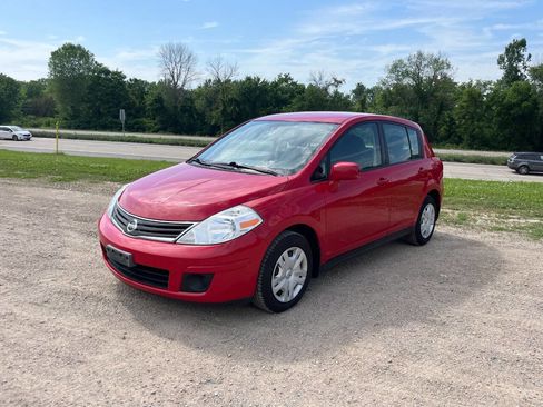Used 2011 Nissan Versa 1.8 S w/ Plus Pkg image 3