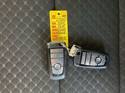 Used 2024 Ford Escape Active w/ Tech Pack #2 AWD/4WD image 22